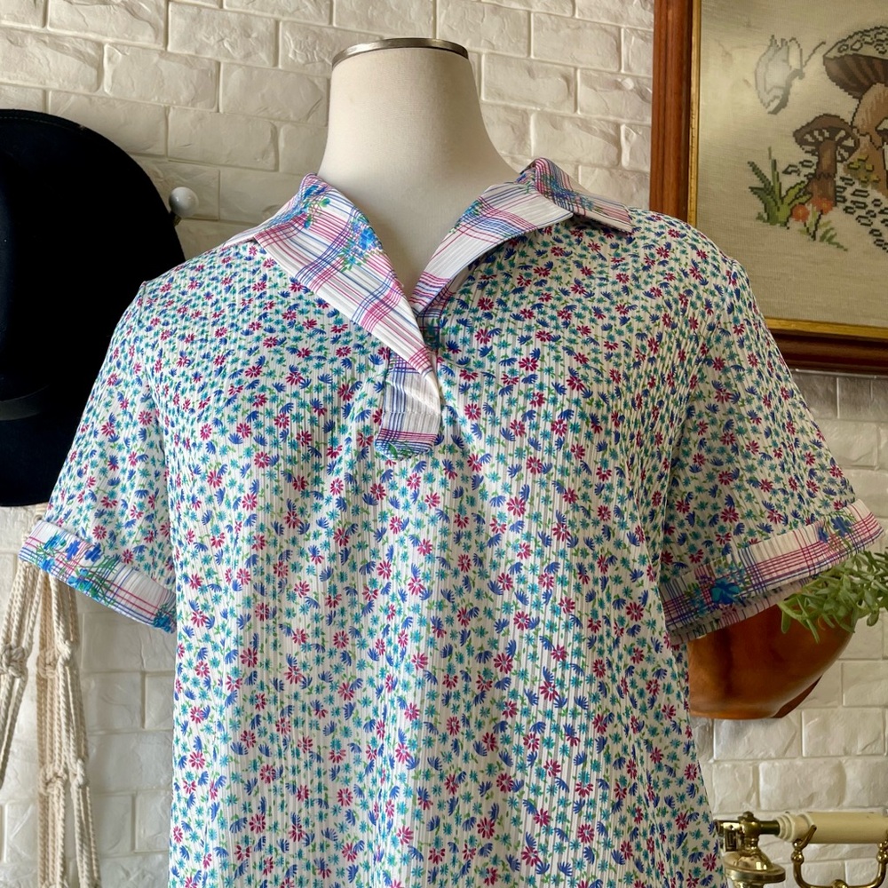SOLD Vintage 1970s Sears Floral + Plaid Cottage Collared Shirt with Cuffed - Picture 3 of 14